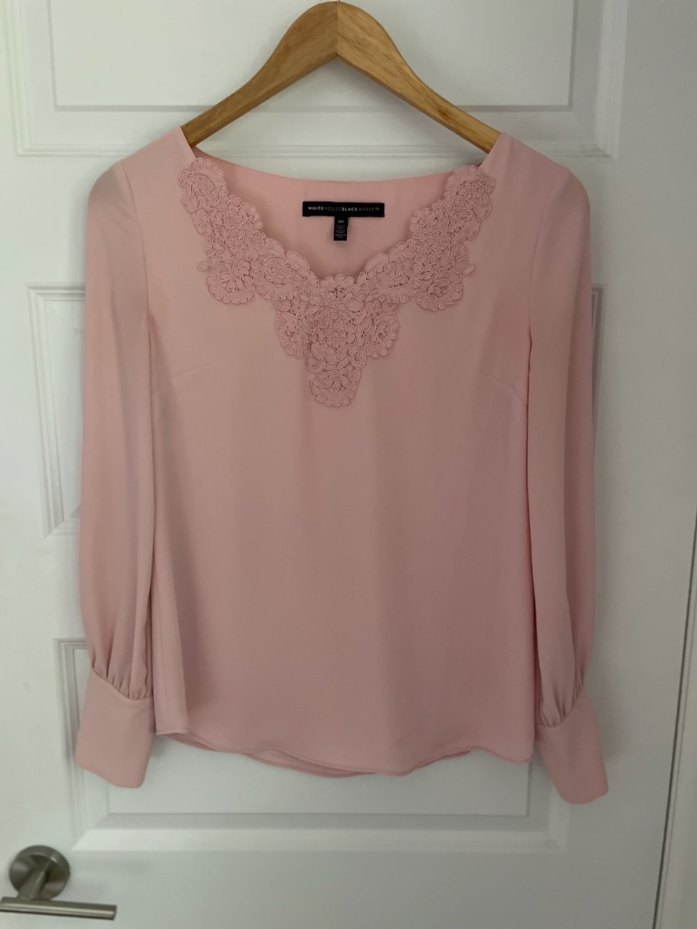 White House Black Market Women’s 00 Light Pink Blouse Slit Long Sleeve